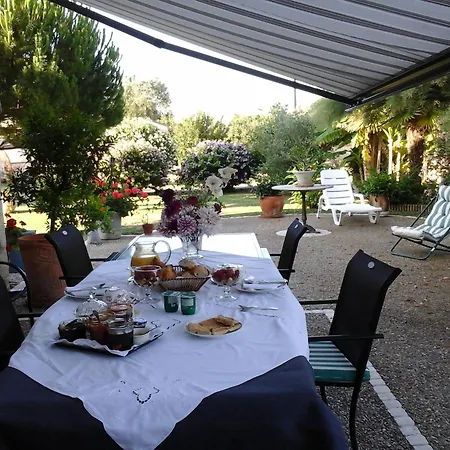 Couette-café Les Roses Trémières