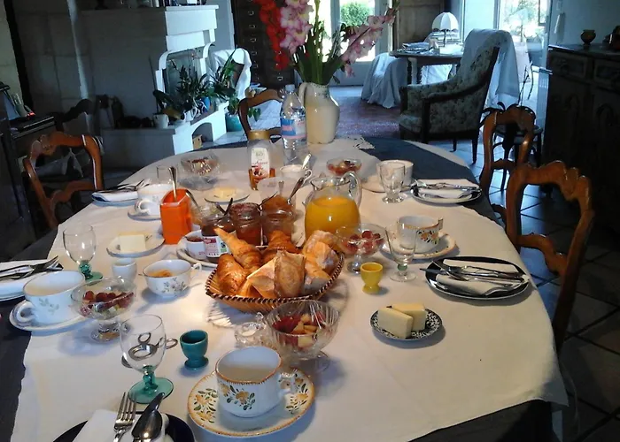 Les Roses Trémières * Gémozac