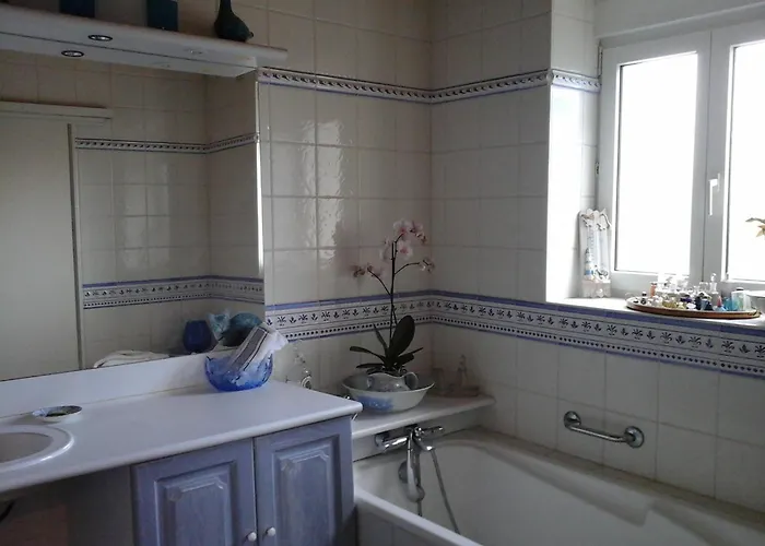 Les Roses Trémières *